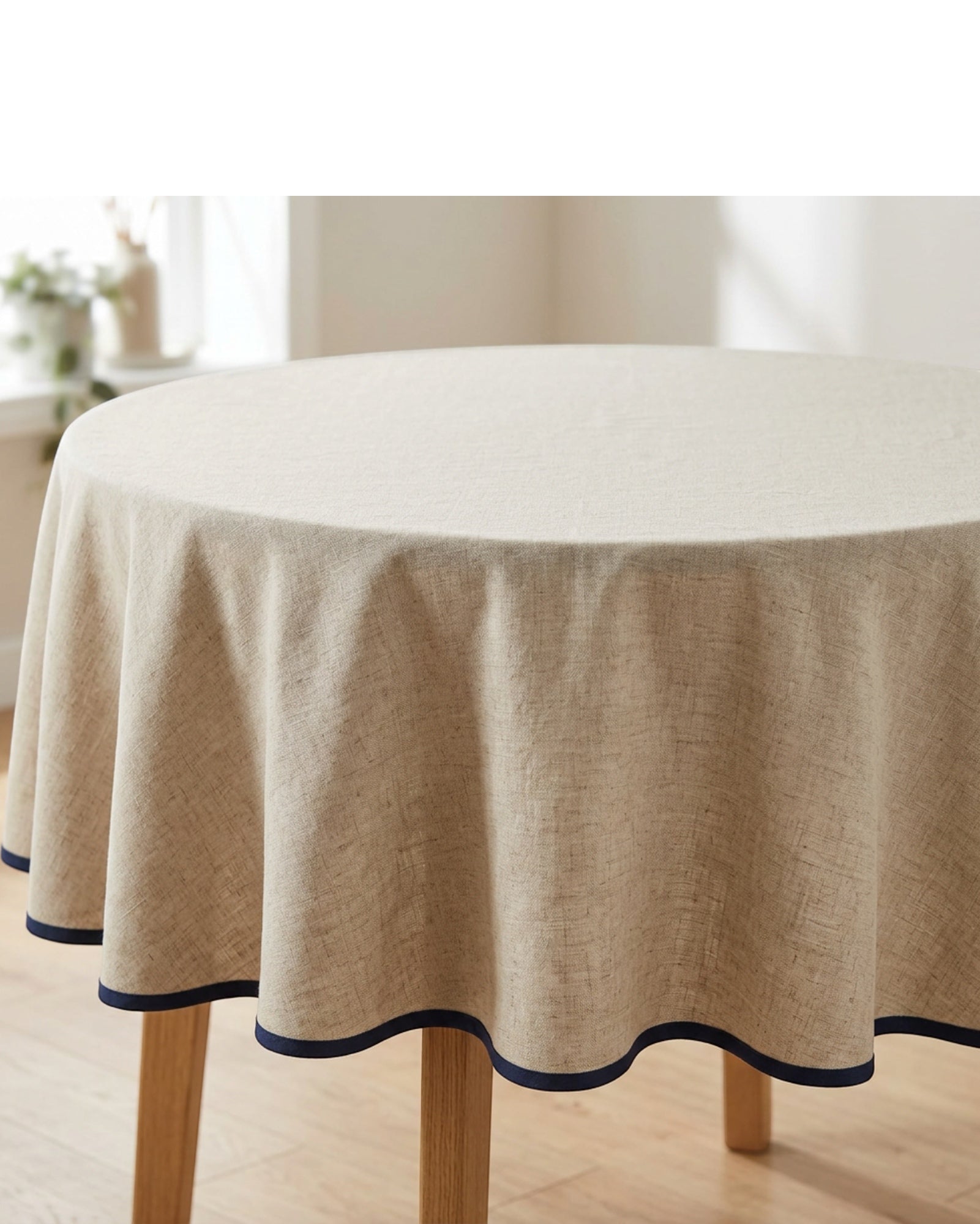 Motovexa Linen Cotton Round Tablecloth 180 cm Natural with Navy Edge - Lifestyle view